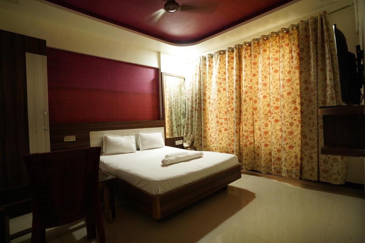 Hotel Sai Ganesh Lodging & Boarding By Wb Inn Titwala المظهر الخارجي الصورة