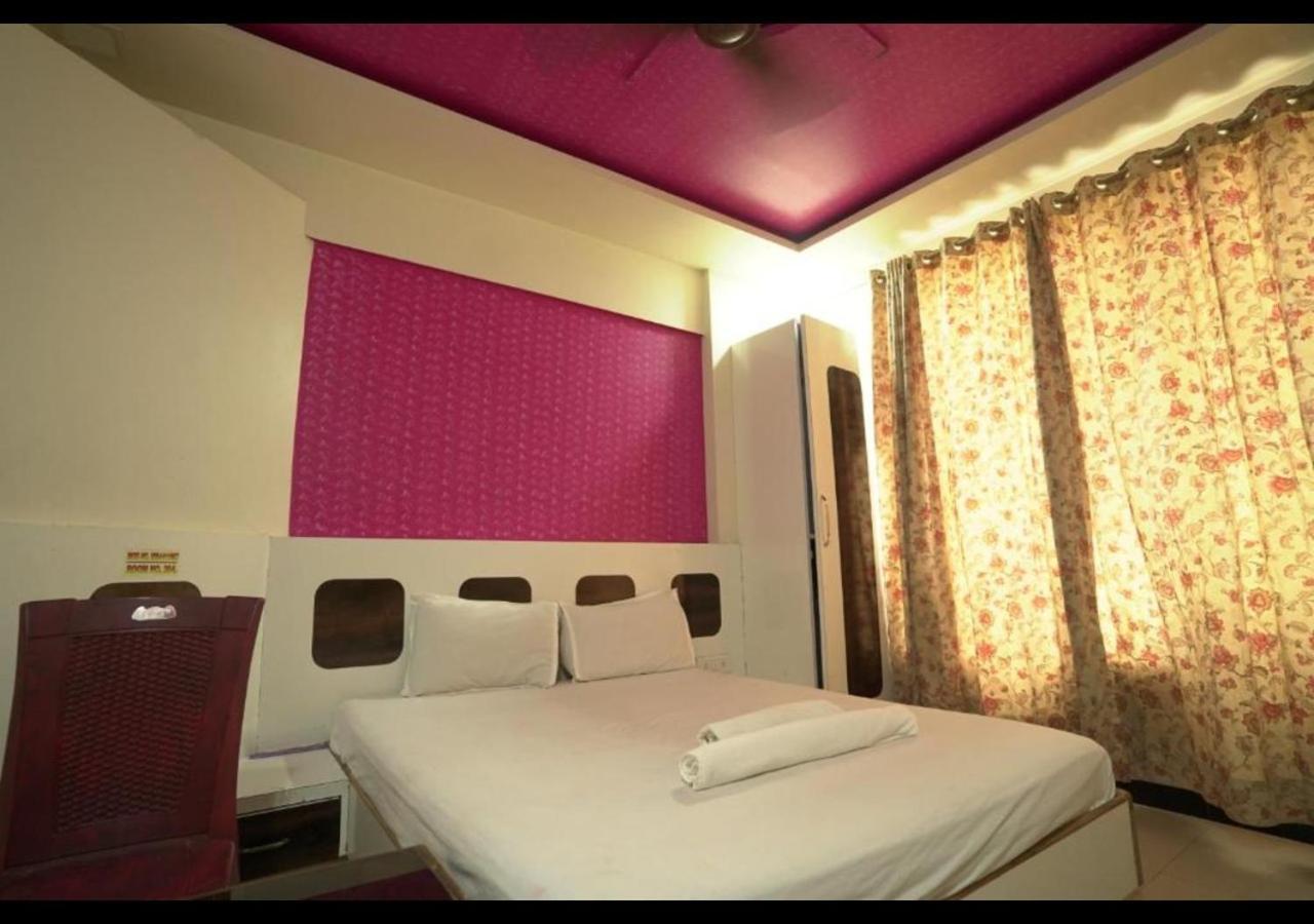 Hotel Sai Ganesh Lodging & Boarding By Wb Inn Titwala المظهر الخارجي الصورة