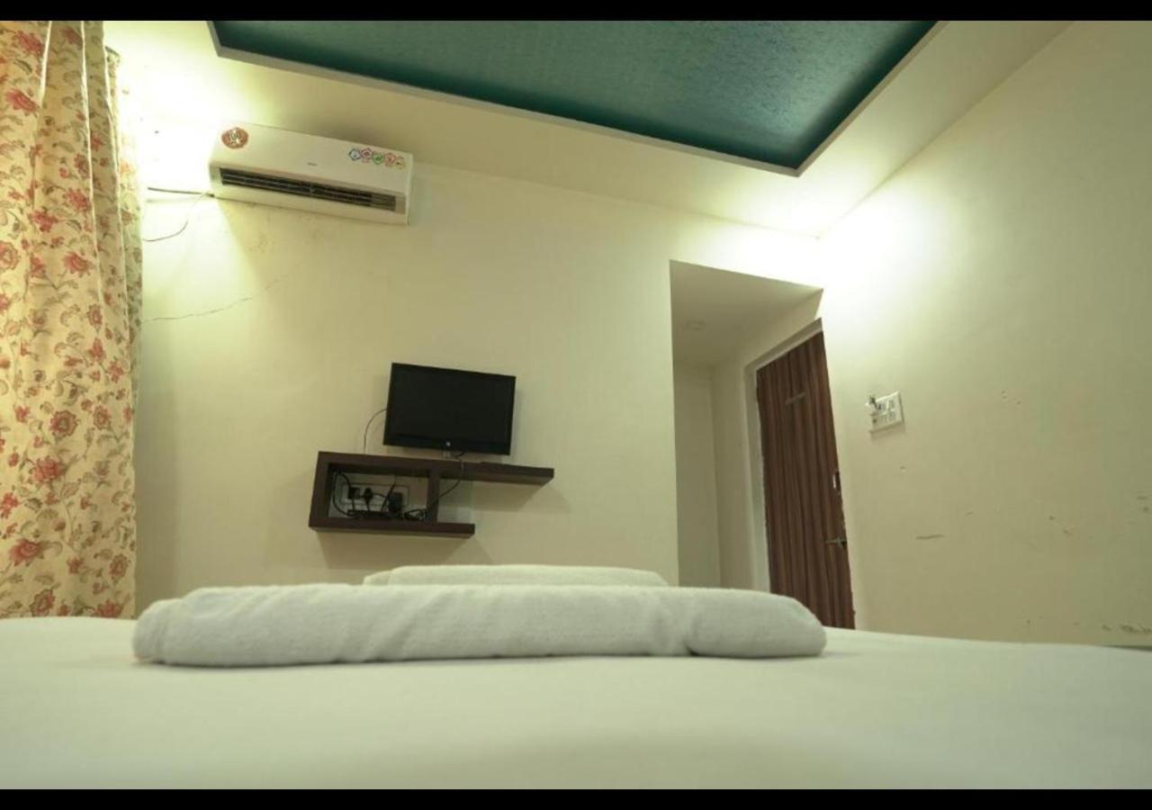 Hotel Sai Ganesh Lodging & Boarding By Wb Inn Titwala المظهر الخارجي الصورة